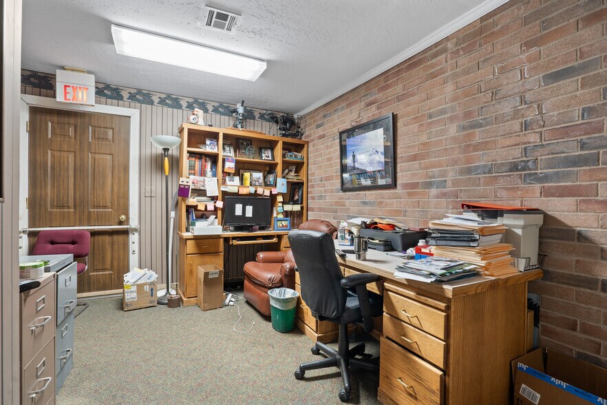 More Photos Of 715 12th Ave NW, Ardmore Medical For Sale