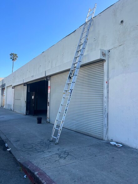 More Photos Of 2225 W Pico Blvd, Los Angeles Freestanding For Lease