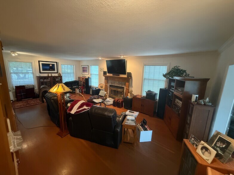 More Photos Of 10580 Dickson Rd, Plymouth Winery Vineyard For Sale