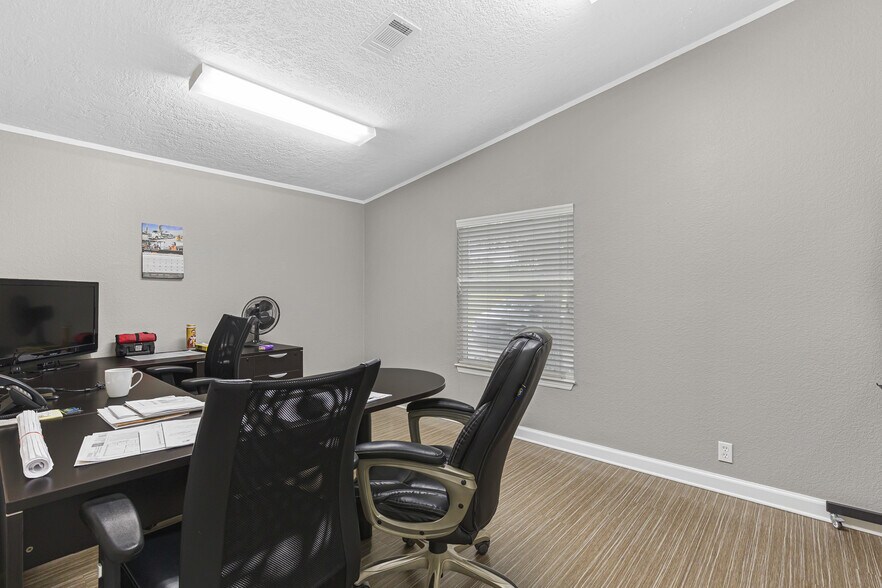More Photos Of 9949 Clodine Rd, Richmond Office For Sale