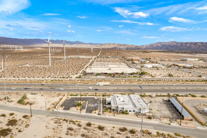 More Photos Of 690 W Garnet Ave, Palm Springs Light Distribution For Lease