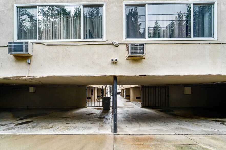 More Photos Of 813-817 Westbourne Dr, West Hollywood Apartments For Sale