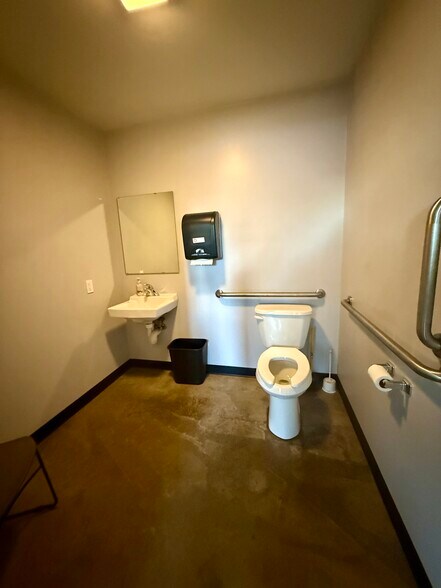 More Photos Of 1137 S Stephenson Ave, Iron Mountain Specialty For Sale