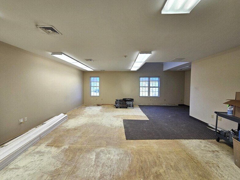 More Photos Of 5 Walter E Foran Blvd, Flemington Medical For Lease