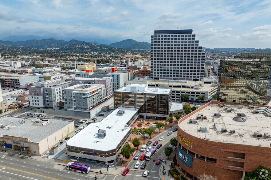 More Photos Of 225 W Broadway, Glendale Office For Sale
