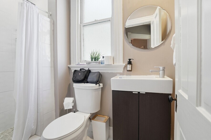 More Photos Of 2337 Victory Pky, Cincinnati Office Residential For Sale
