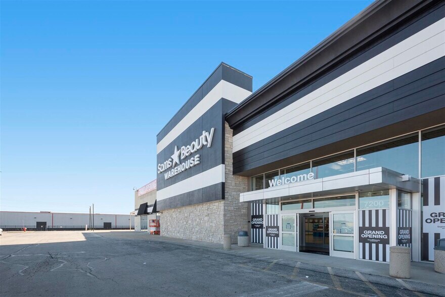 More Photos Of 7200 S Cicero Ave, Chicago Freestanding For Sale