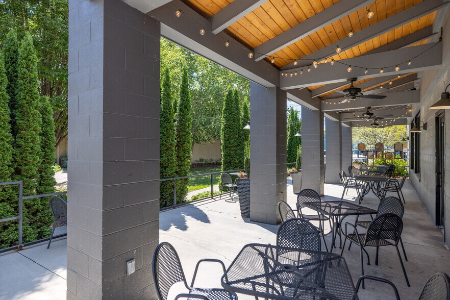 More Photos Of 743 Haywood Rd, Asheville Restaurant For Sale