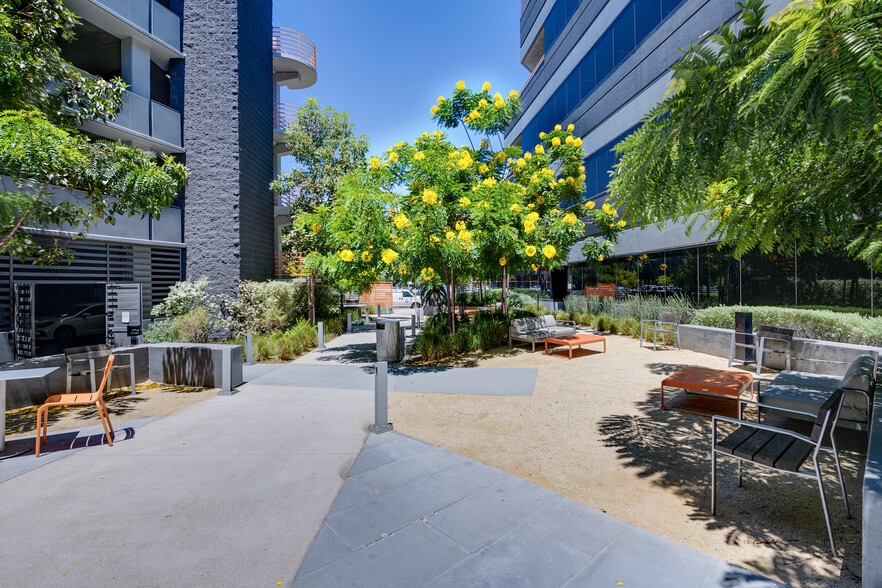 More Photos Of 3000 S Robertson Blvd, Los Angeles Loft Creative Space For Sale