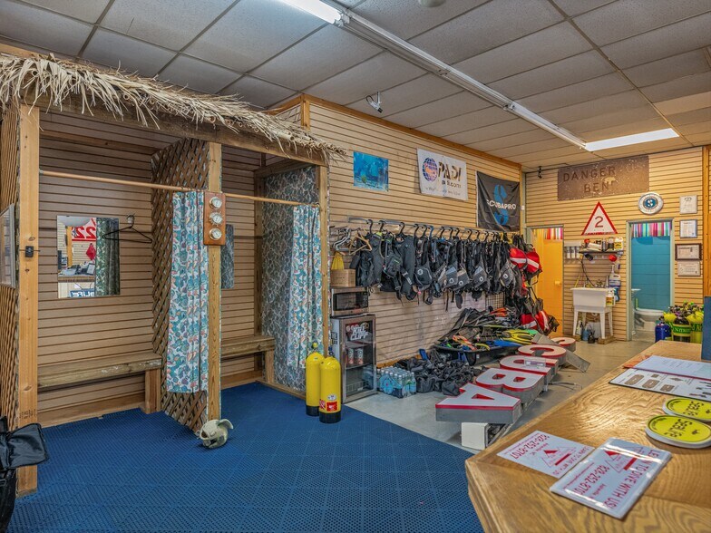 More Photos Of 1141 Patton Ave, Asheville Freestanding For Lease