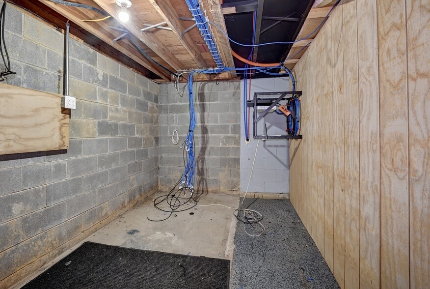 More Photos Of 7500 OH-515, Millersburg Office For Lease