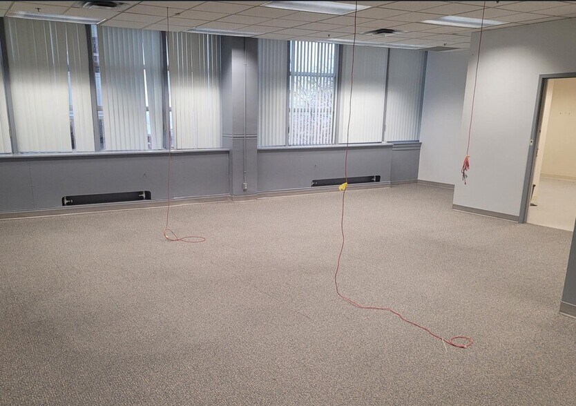 More Photos Of 60 Front St, Nanaimo Office For Lease