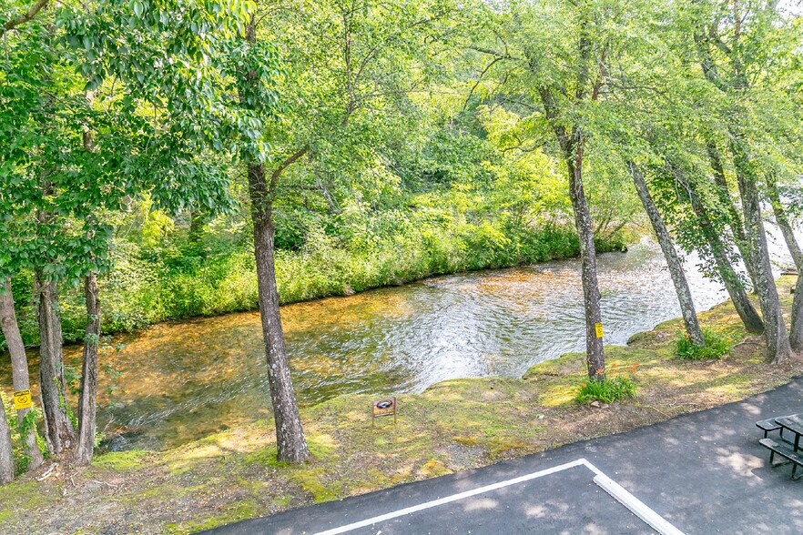 More Photos Of 892 Edelweiss Strasse, Helen Hotel For Sale