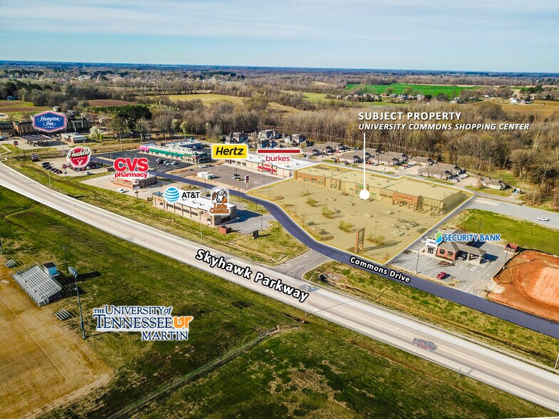 More Photos Of 129-145 Commons Dr, Martin Supermarket For Lease