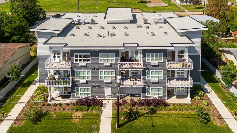 Primary Photo Of 725 York Av, Kamloops Apartments For Sale