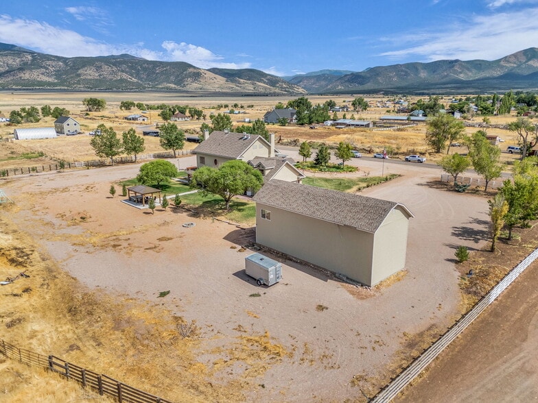 More Photos Of 135 E 200 N, Kanosh Hospitality For Sale