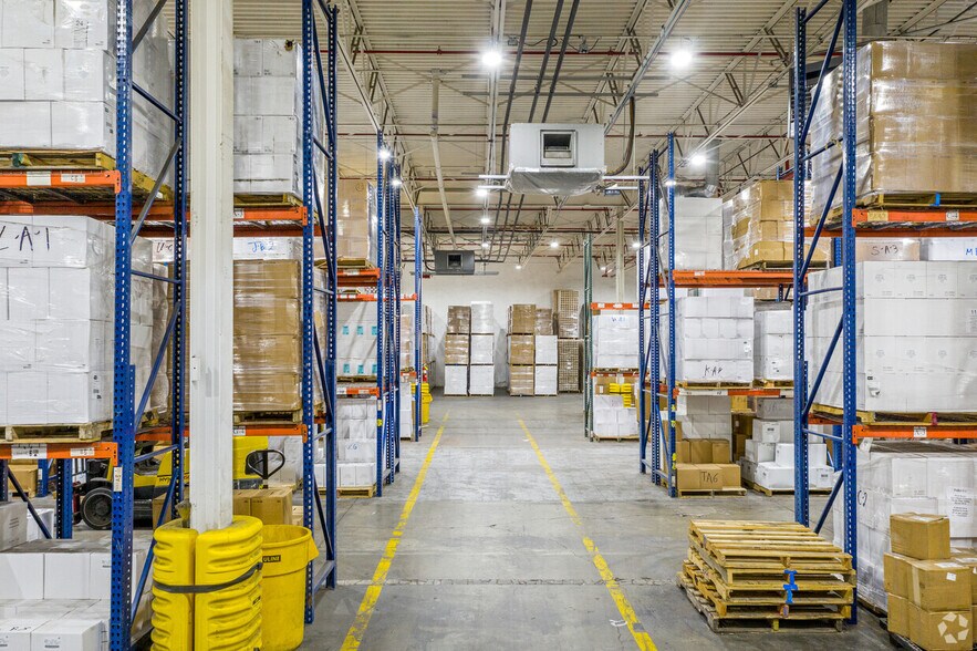 More Photos Of 15 Tarkett Dr, New Windsor Township Manufacturing For Lease