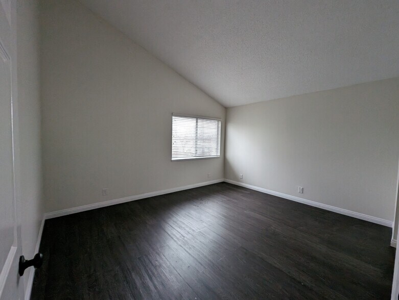More Photos Of 16015 Halldale Ave, Gardena Multifamily For Sale