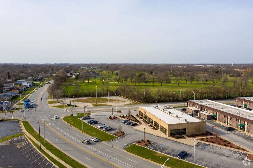 More Photos Of 17499 Dixie Hwy, East Hazel Crest Unknown For Lease