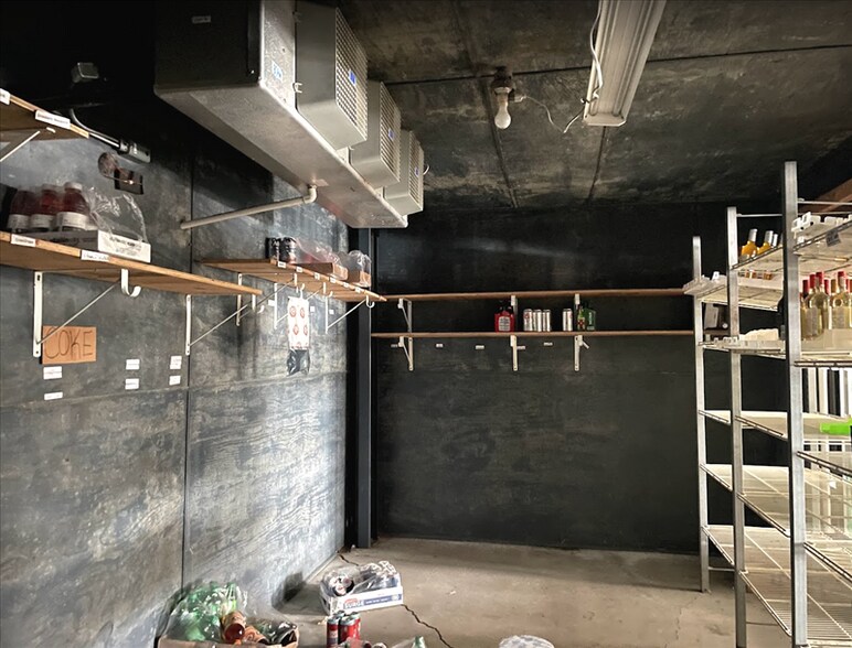 More Photos Of 510 E Main St, Atlanta Convenience Store For Sale