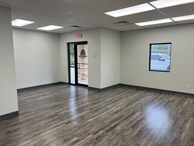 More Photos Of 1327 N 105th East Ave, Tulsa Warehouse For Lease