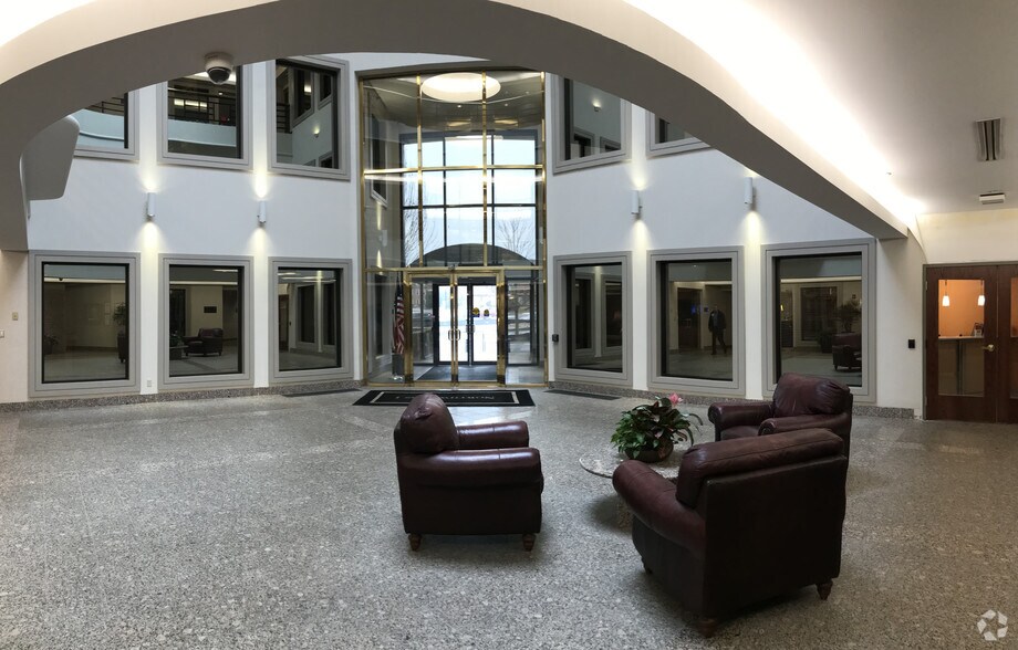 More Photos Of 7965 N High St, Columbus Coworking Space