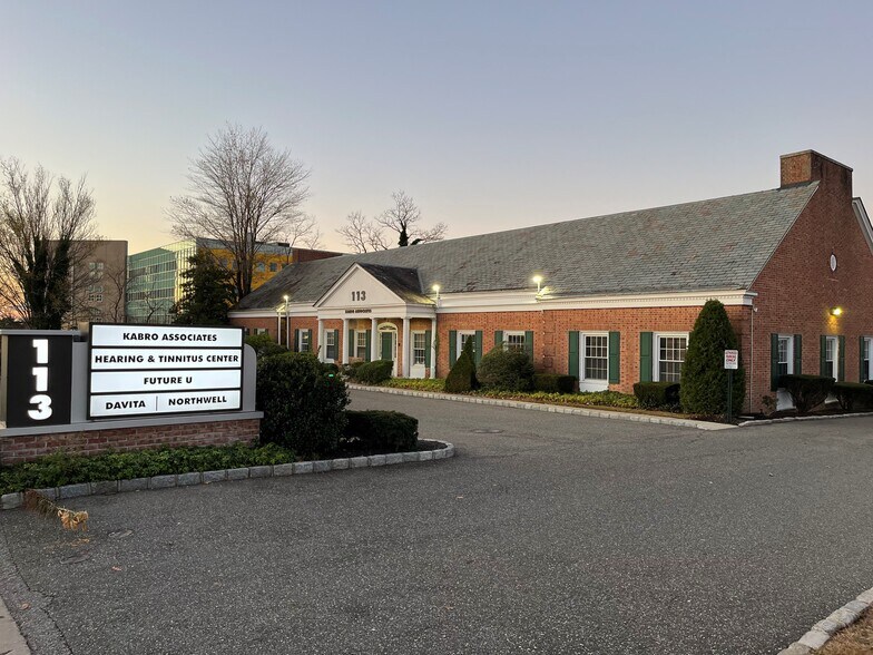 More Photos Of 113 Crossways Park Dr, Woodbury Flex For Lease