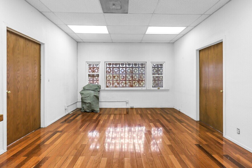 More Photos Of 10640 Main St, El Monte Storefront For Sale