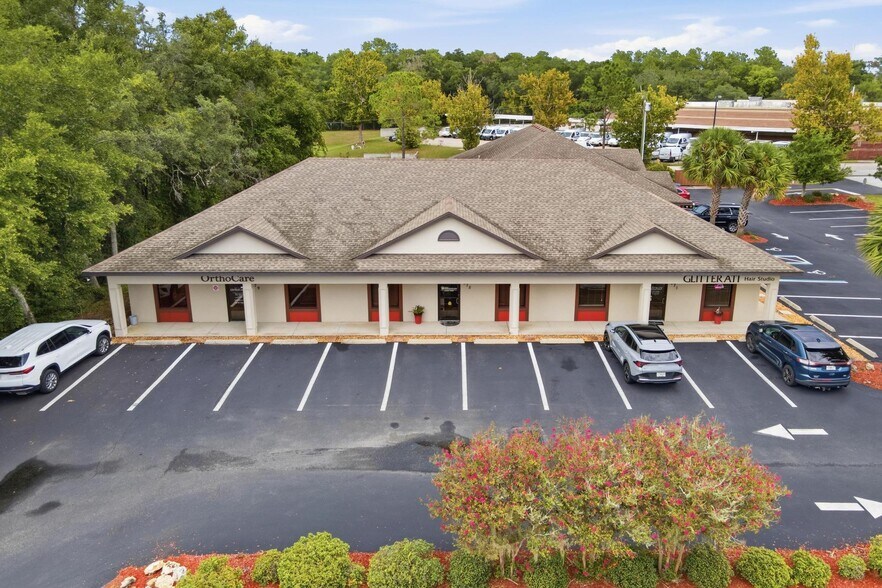 Primary Photo Of 375 Fennell Blvd, Lady Lake Medical For Sale