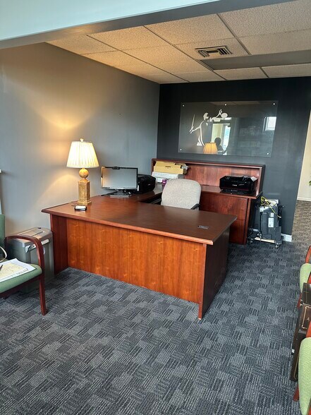More Photos Of 902 22nd St, Aliquippa Office For Sale