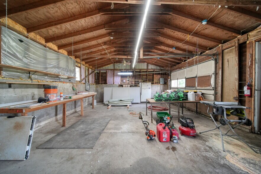 More Photos Of 15379 Howard Rd, Hanover Flex For Sale