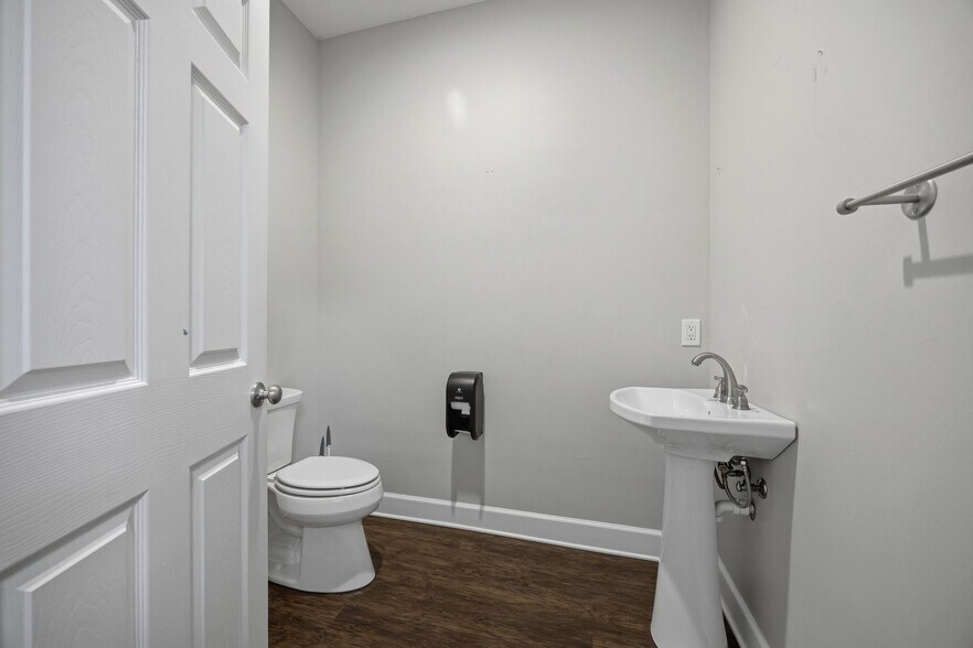 More Photos Of 7385 Applegate Ln, Chattanooga Medical For Sale