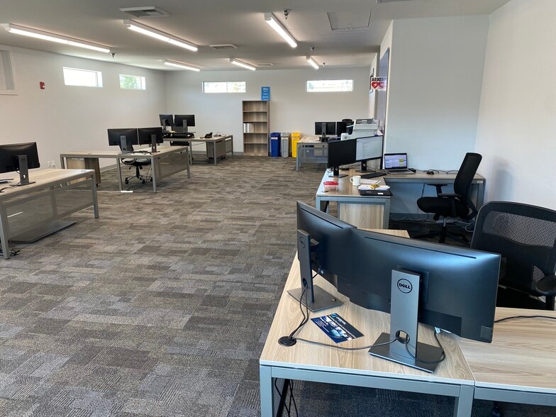 More Photos Of 210 Wasco Loop, Hood River Industrial For Lease