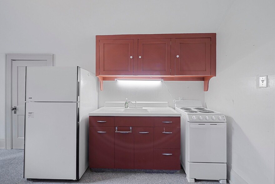 More Photos Of 530 S Union St, Traverse City Medical For Sale