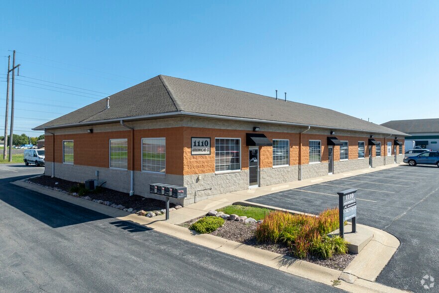 More Photos Of 1110 Arrowhead Ct, Crown Point Flex For Lease