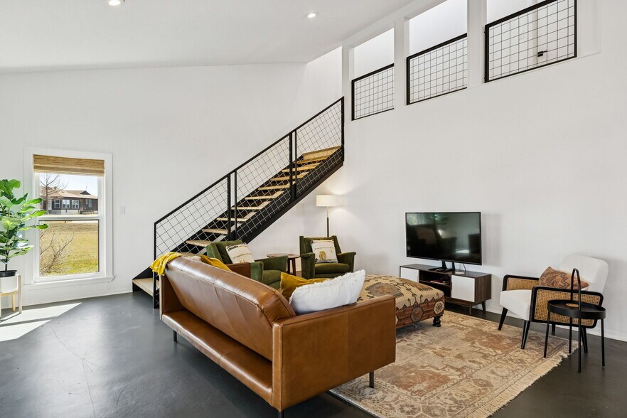 More Photos Of 10130 Billy Mitchell, McKinney Specialty For Sale