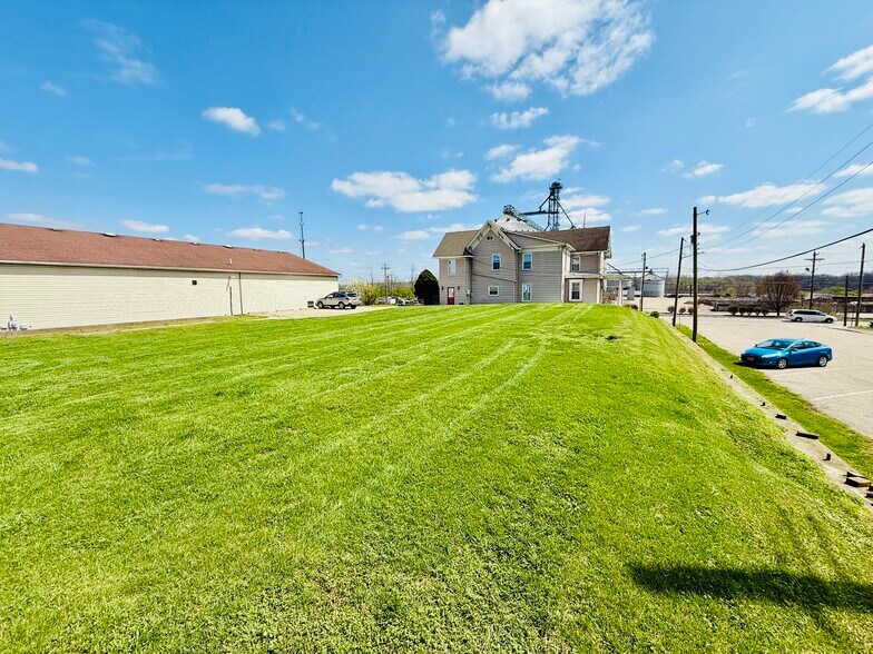 More Photos Of 403 George St, Aurora Office For Sale