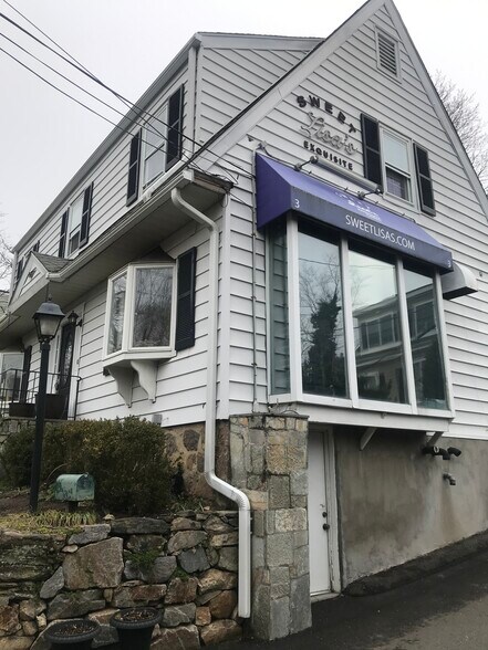 More Photos Of 3 Field Rd, Cos Cob Specialty For Sale