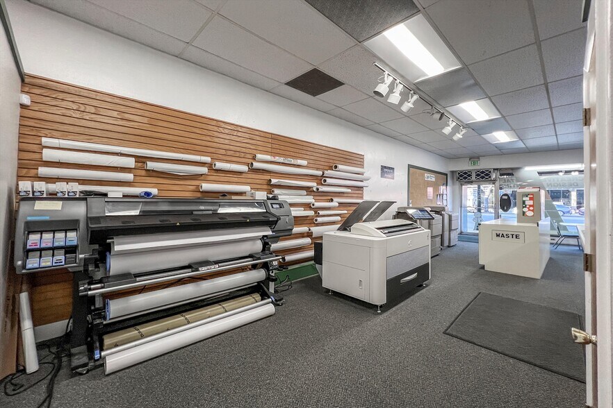 More Photos Of 418-420 Main St, Longmont Storefront For Sale