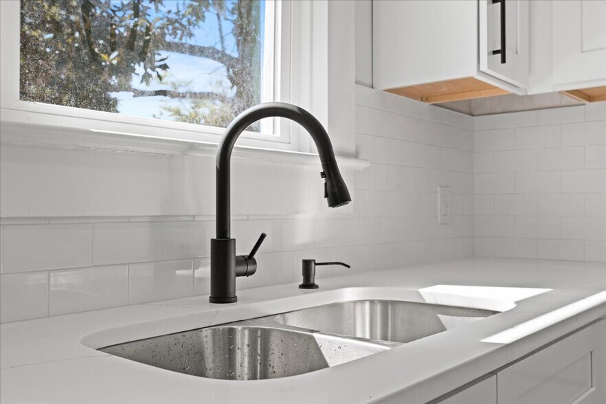 More Photos Of 910 W Evans St, Florence Office For Sale