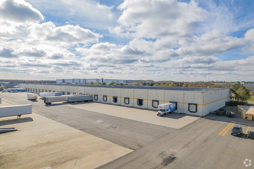 More Photos Of 101 Industrial Dr, Suffolk Distribution For Lease