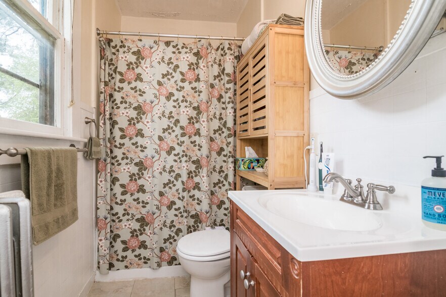 More Photos Of 81 Bridge St, Northampton Multifamily For Sale