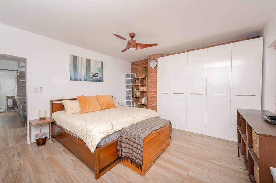 More Photos Of 110 W Orange St, Lancaster Storefront Retail Residential For Sale