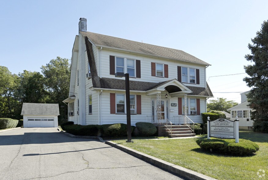 More Photos Of 142 Oak Tree Ave, South Plainfield Office For Lease