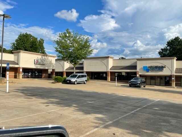 More Photos Of 1300-1302 Lafayette Pky, Lagrange Storefront For Lease