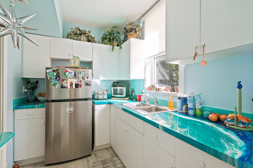 More Photos Of 56 Grove Ave, Saint Augustine Restaurant For Sale