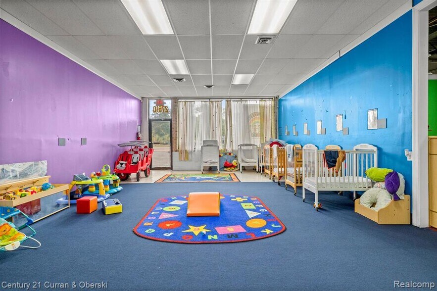 More Photos Of 27500-27520 Joy Rd, Livonia Freestanding For Lease