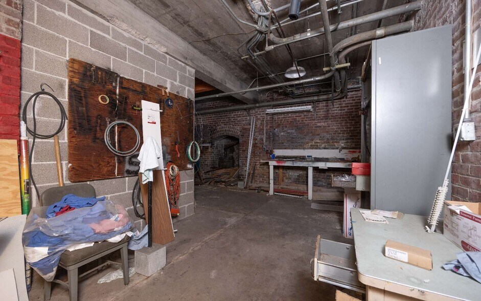 More Photos Of 400 S Ohio Ave, Live Oak Post Office For Sale