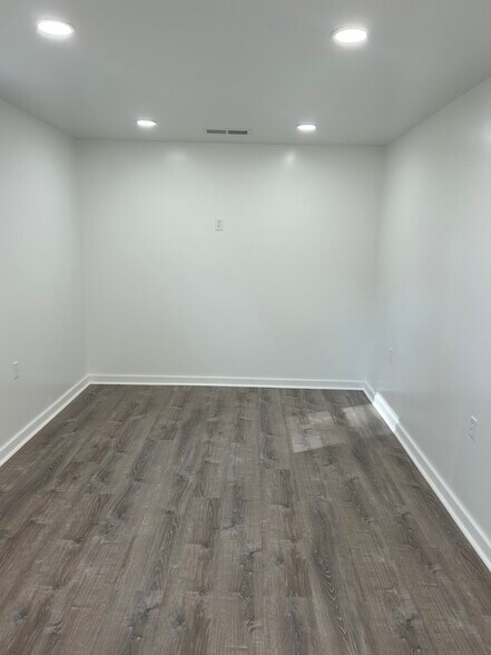 More Photos Of 441 Wildlife Rd, Lexington Flex For Lease