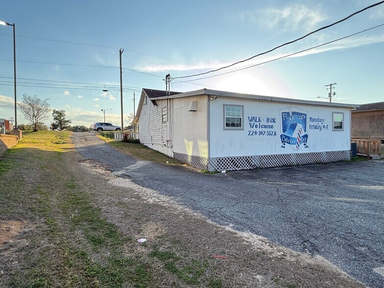 More Photos Of 313 HWY 84 hwy, Cairo Flex For Sale